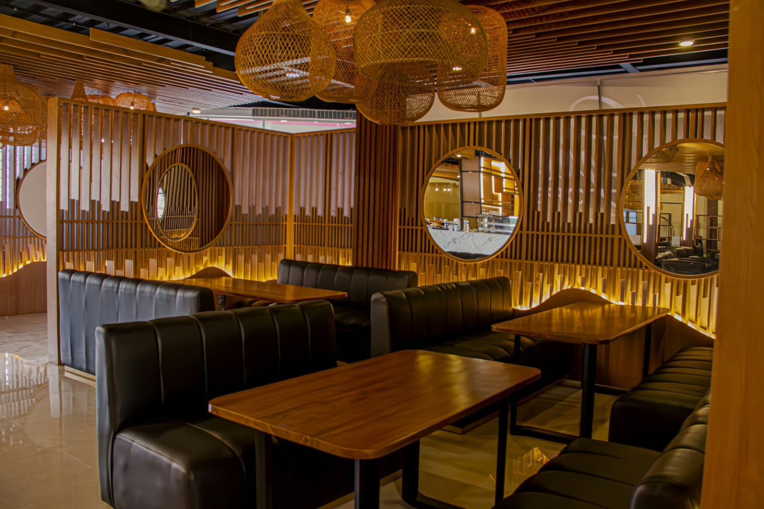 Misanto Cafe De Luxe